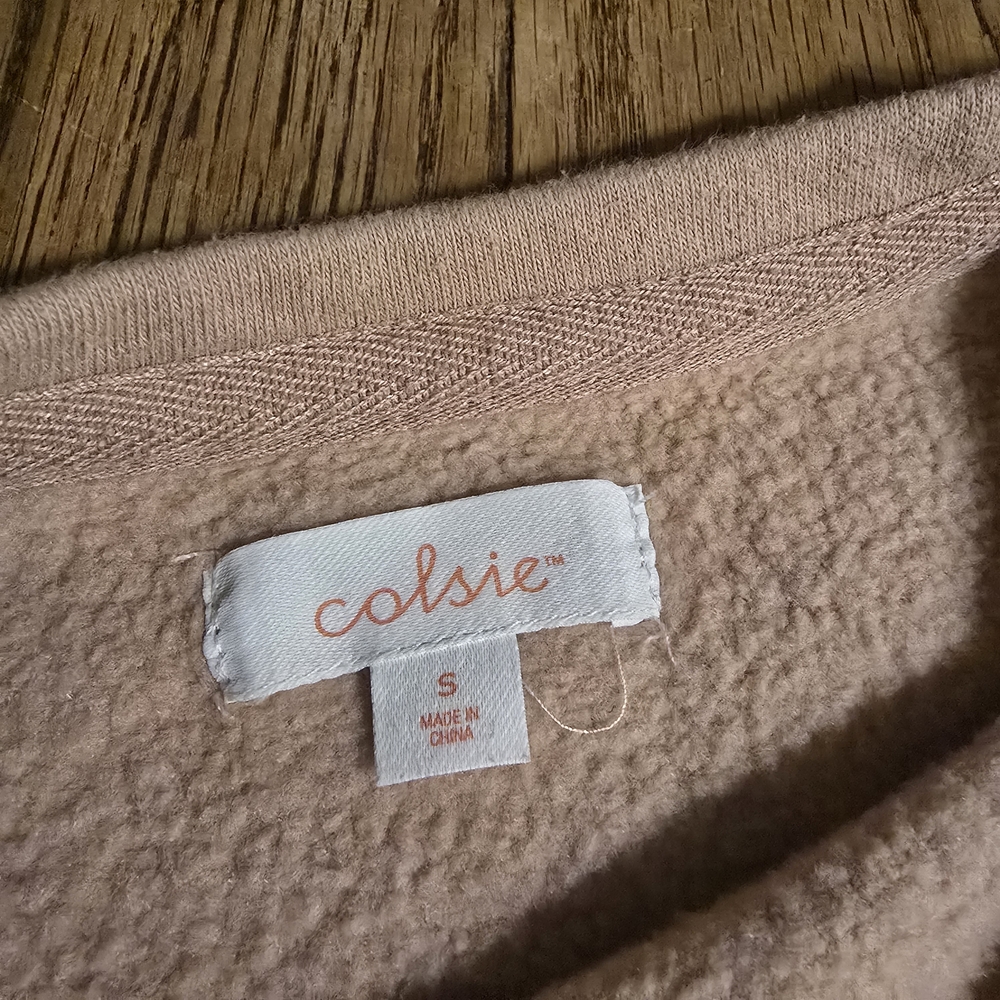 Cozy Colsie‎ Crop Sweatshirt - Picture 3 of 4